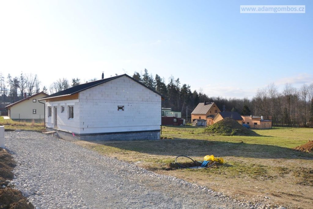 Novostavba rodinného domu 4+kk v krásném prostředí Dolních Domaslavic